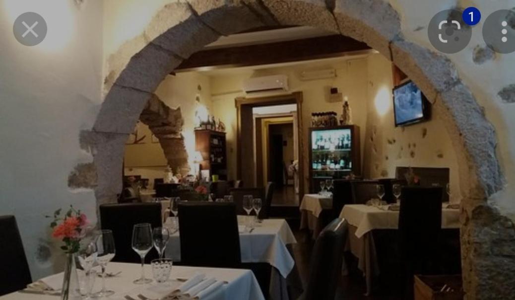 Accanto All'Autostrada Al Centro Tra Roma E Napoli Pontecorvo Buitenkant foto